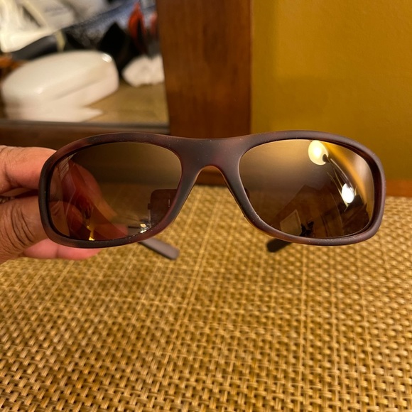 Authentic Maui Jim polarize unisex shades main image 13